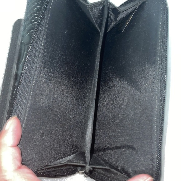 Mundi Womens Clutch Wallet Croc print Black 7.5X4 Multiple Slots Sections - Picture 7 of 9